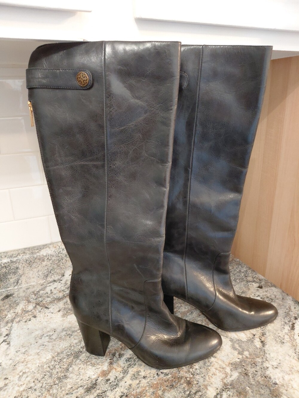 Isola Black Leather Knee-High Heeled Boots Back Zipper